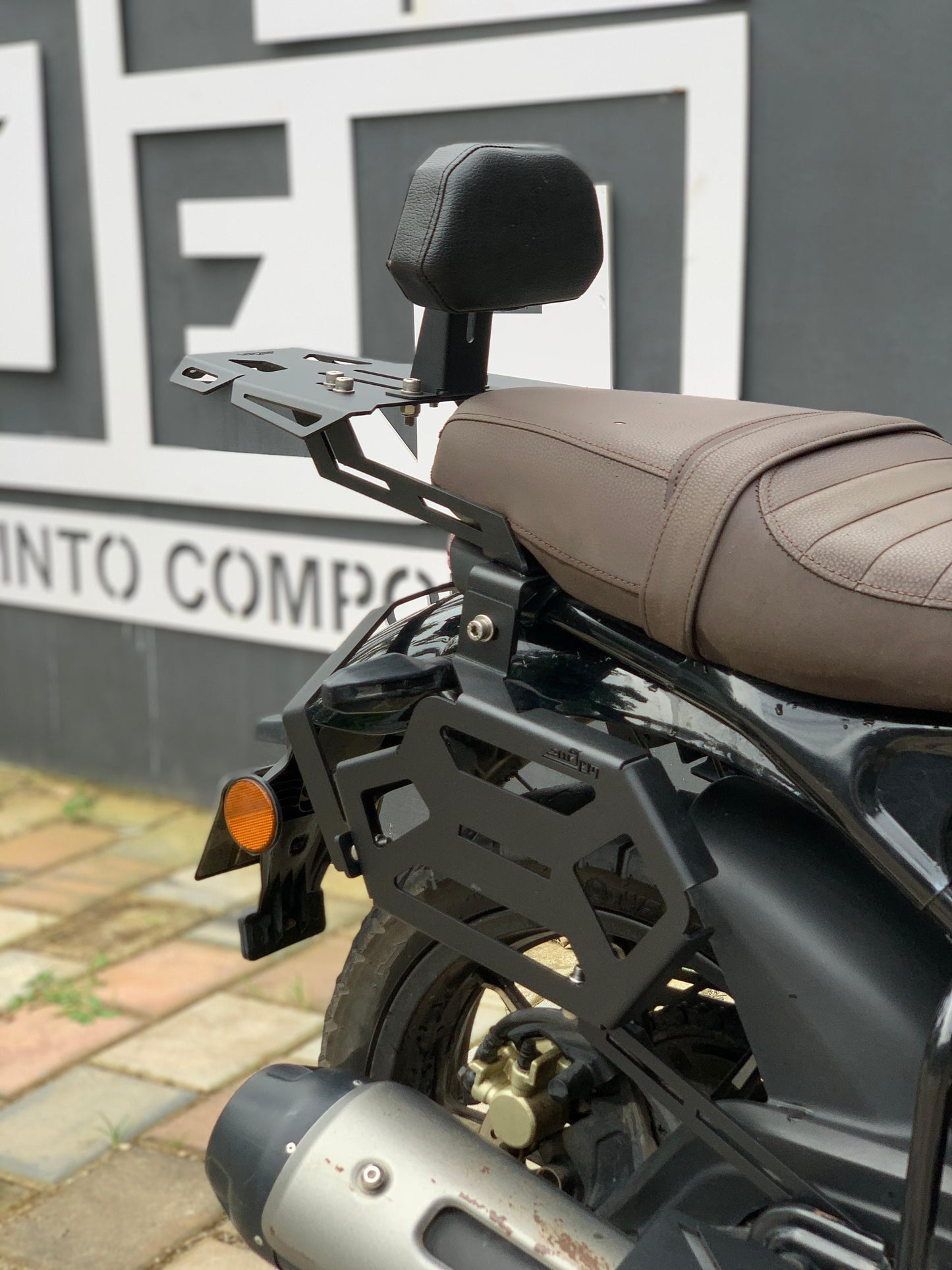 tvs ronin saddle stay