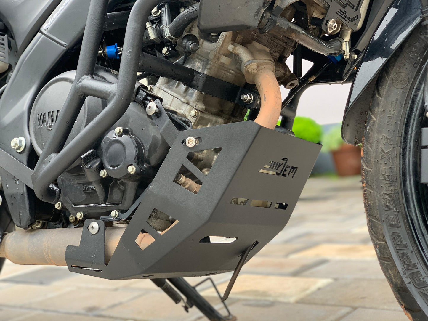 mt 15 engine guard