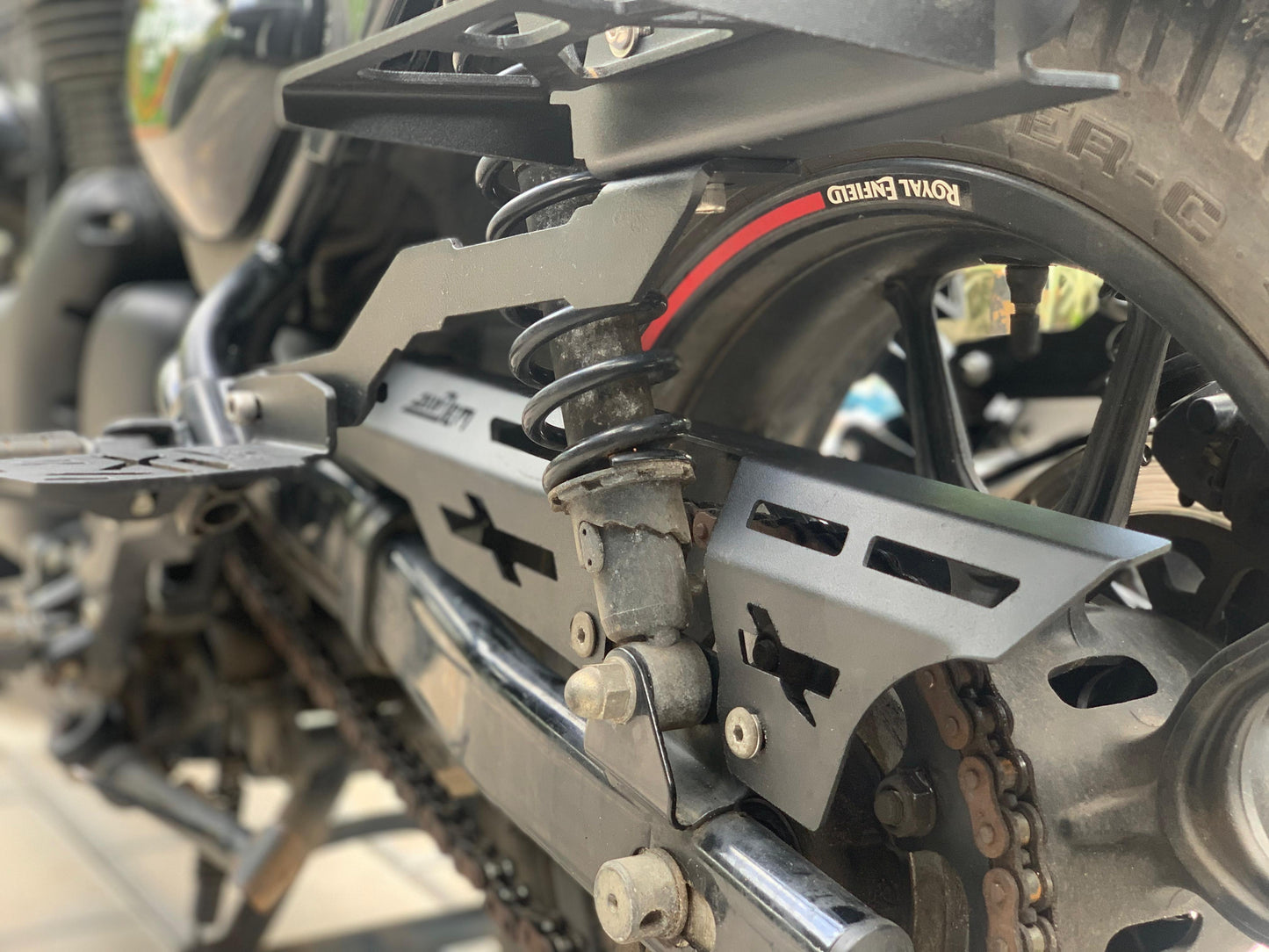 re hunter 350 chainguard