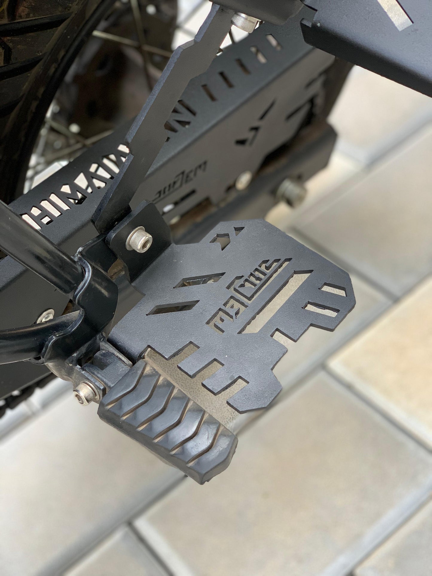 himalayan scram 411 foot rest