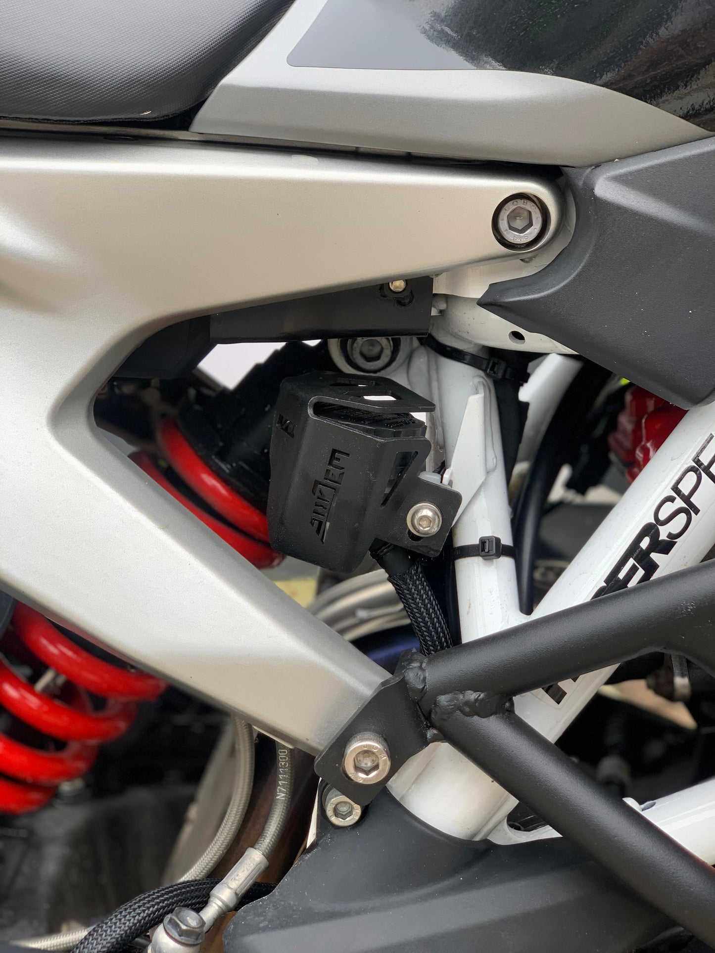 oil container guard for rtr 310