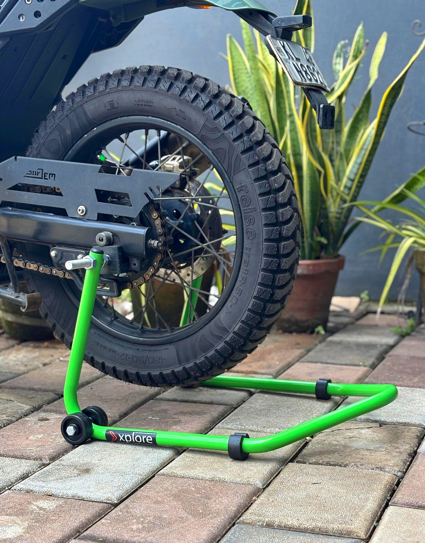 Explore High Quality Universal Paddock Stand With Swingarm L Supports For All Bikes Upto 250kg Weight