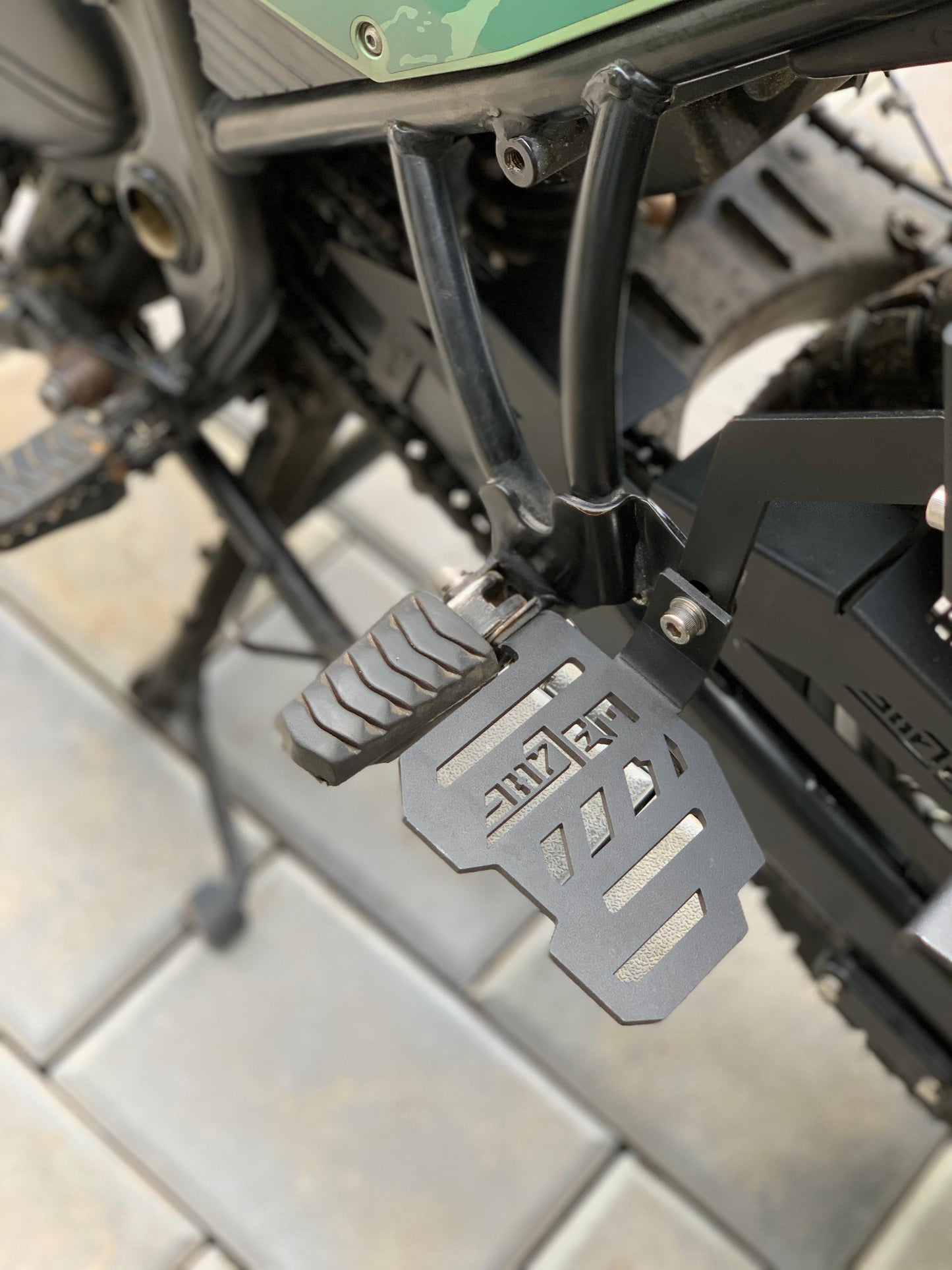 Himalayan 411 pillion footrest (Pair Of Two)