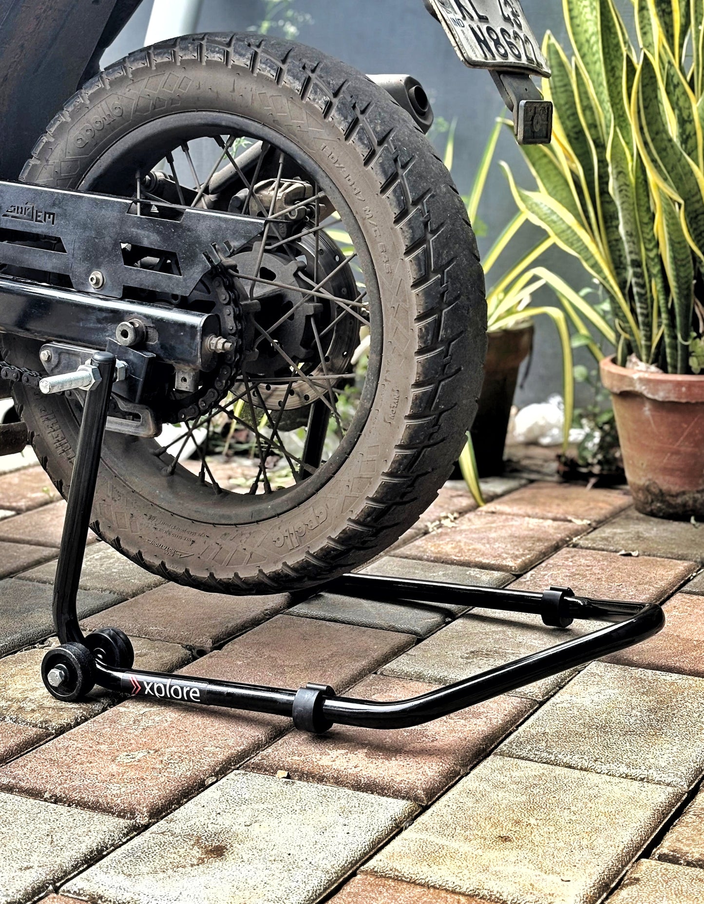Explore High Quality Universal Paddock Stand With Swingarm L Supports For All Bikes Upto 250kg Weight