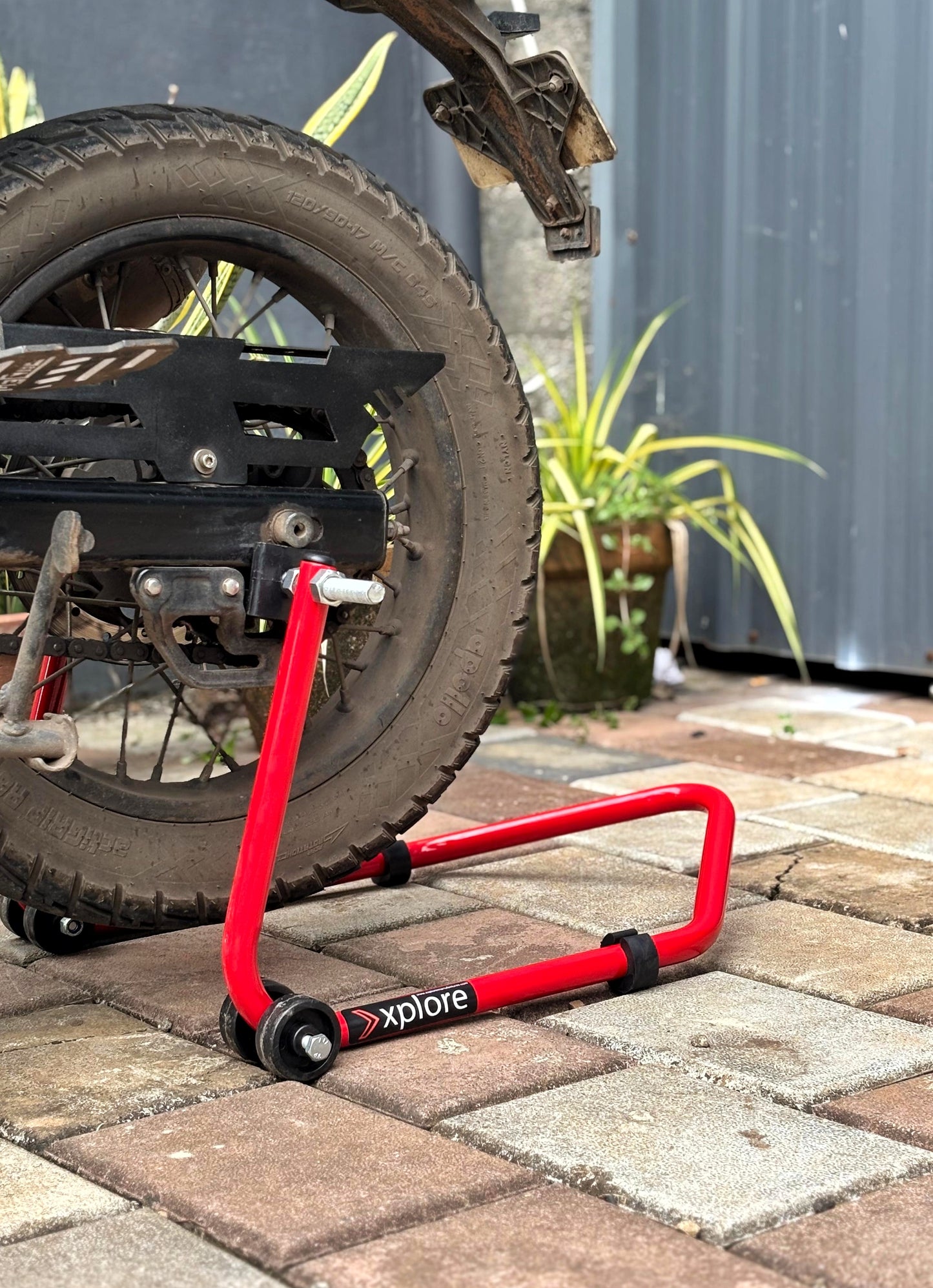 Explore High Quality Universal Paddock Stand With Swingarm L Supports For All Bikes Upto 250kg Weight