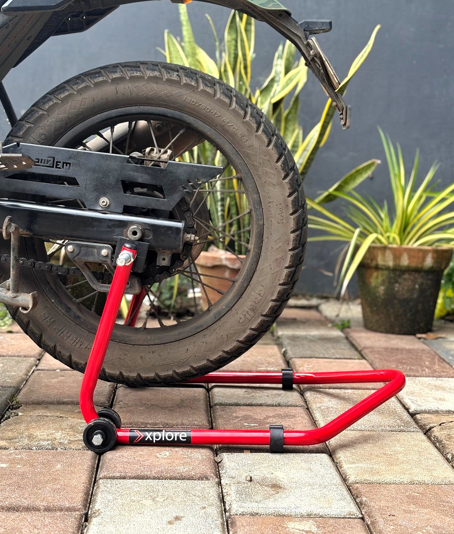 Explore High Quality Universal Paddock Stand With Swingarm L Supports For All Bikes Upto 250kg Weight