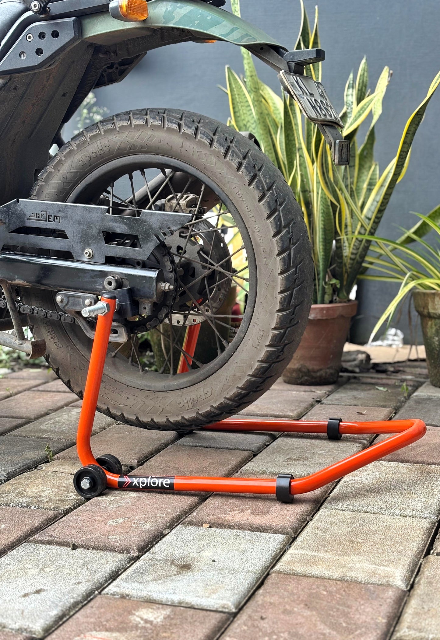 Explore High Quality Universal Paddock Stand With Swingarm L Supports For All Bikes Upto 250kg Weight
