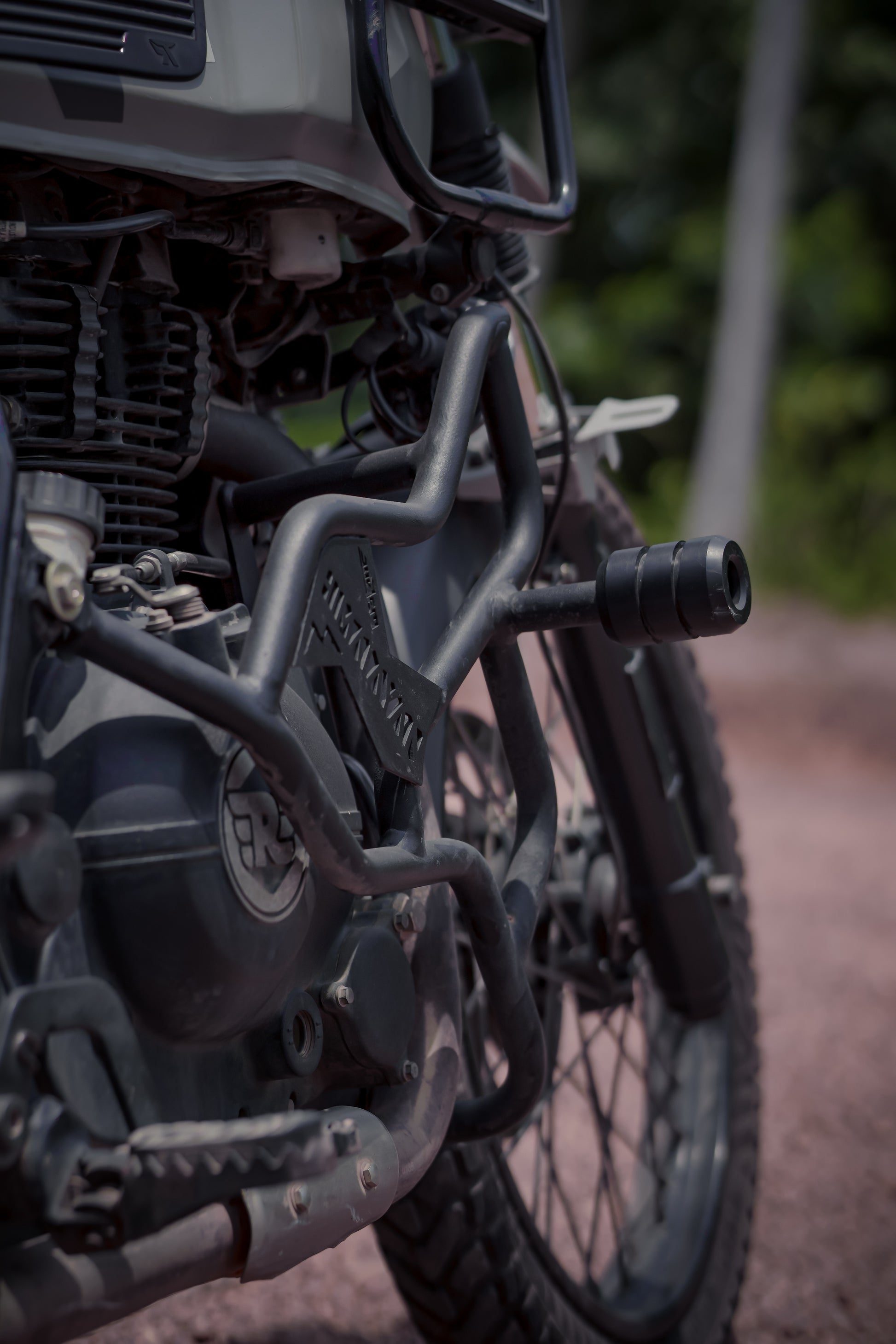 re himalayan 411 crash guard