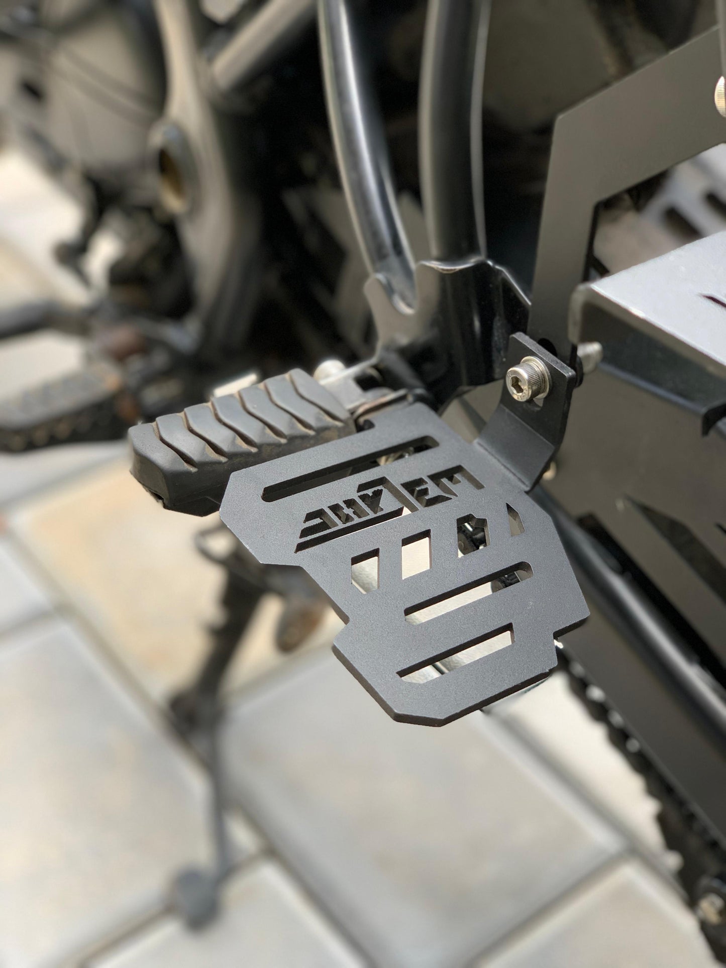 Himalayan 411 pillion footrest (Pair Of Two)