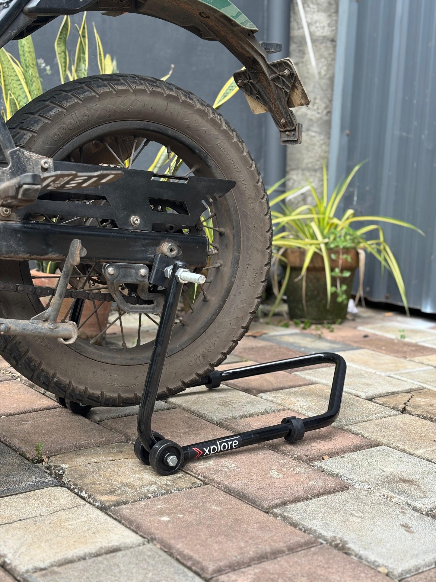 Explore High Quality Universal Paddock Stand With Swingarm L Supports For All Bikes Upto 250kg Weight