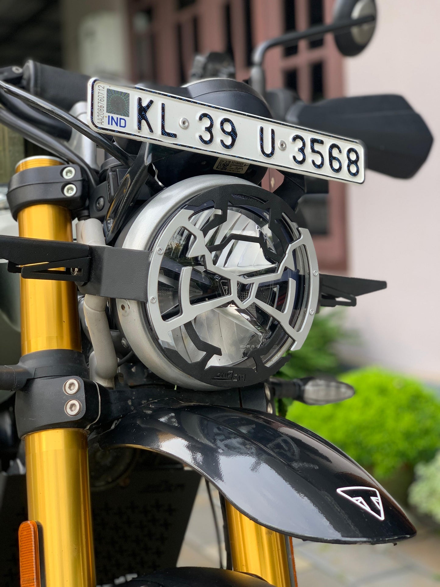 scrambler 400 x headlight grill