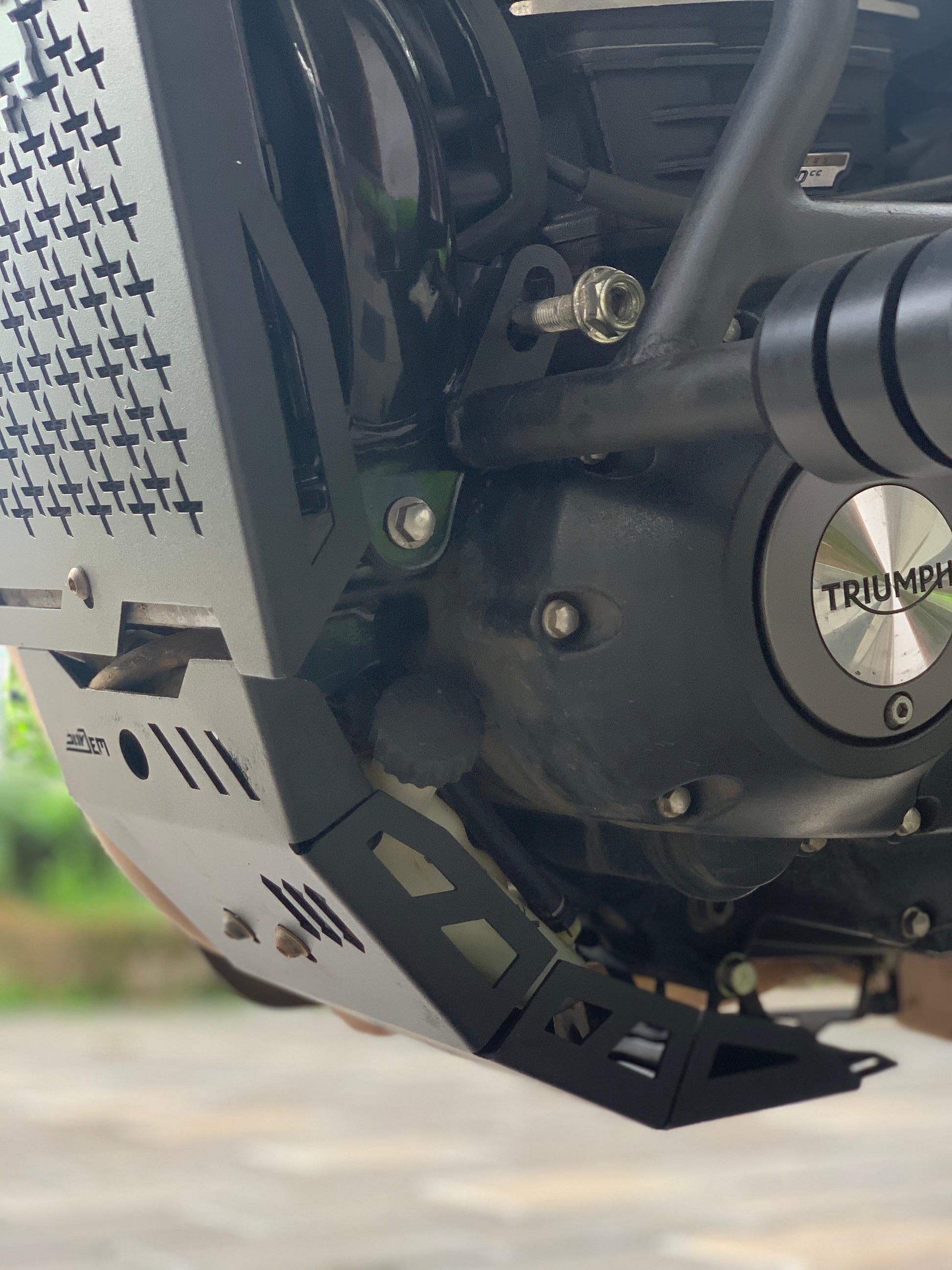 scrambler 400 bash plate