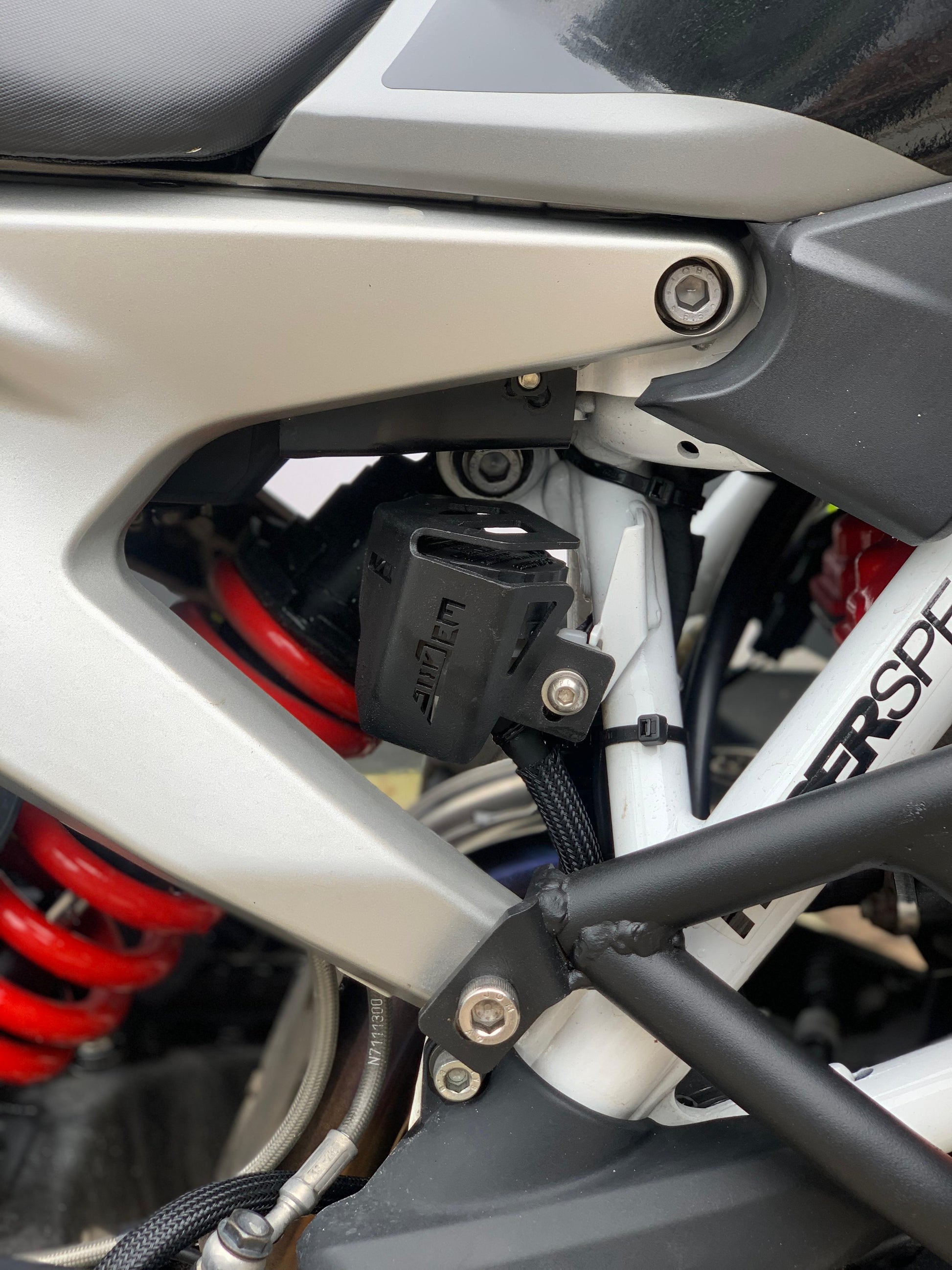 oil container guard for rtr 310 