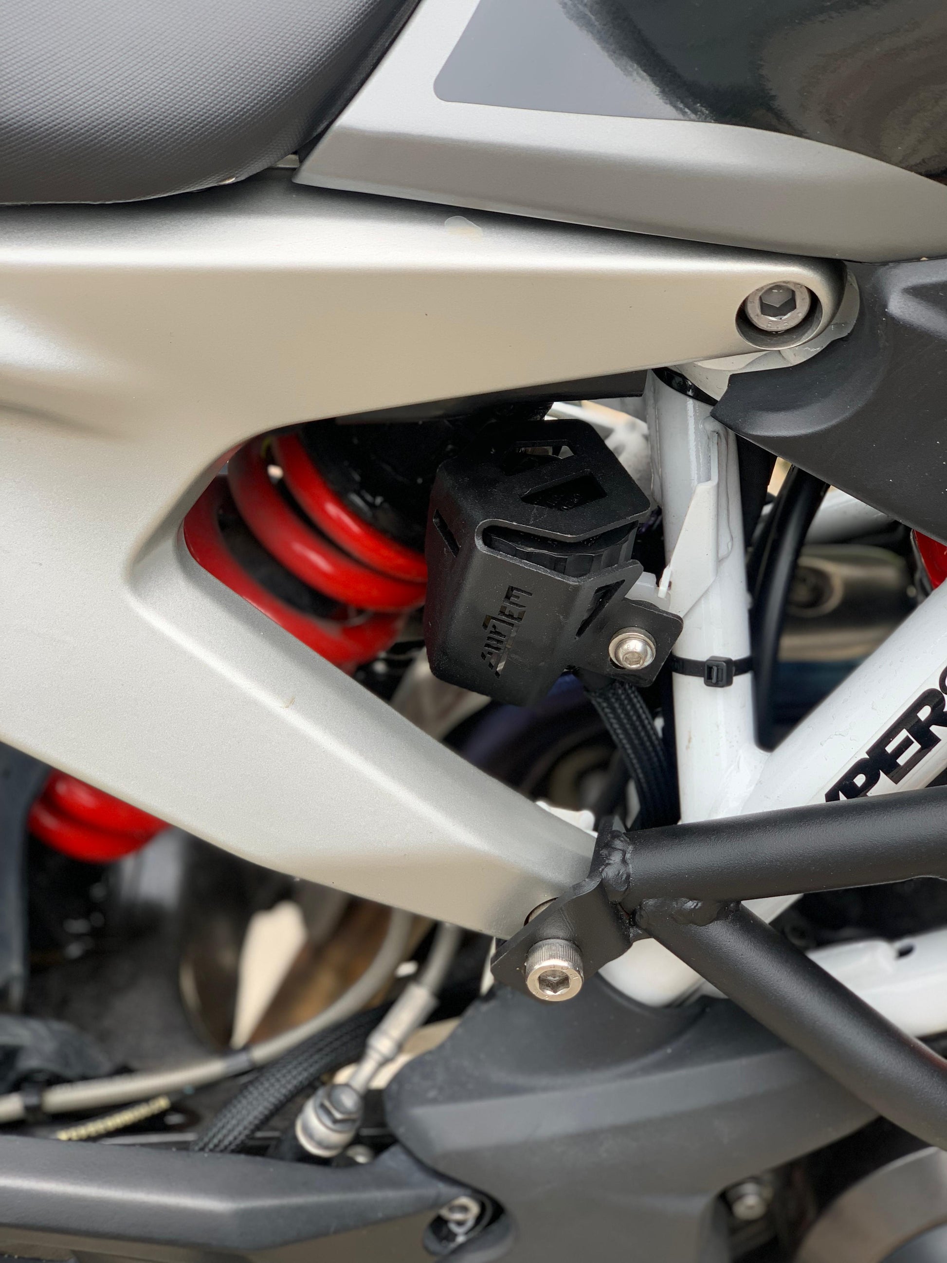 rtr 310 oil container guard