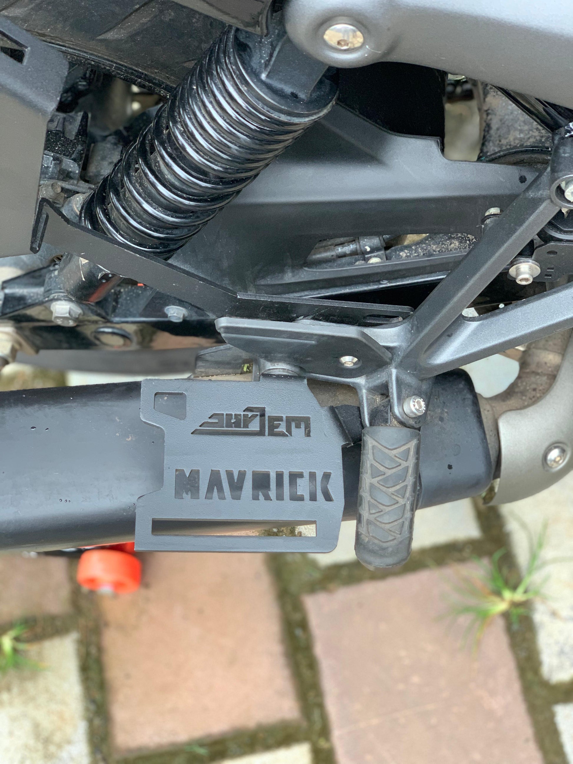 hero mavrick 440 foot rest