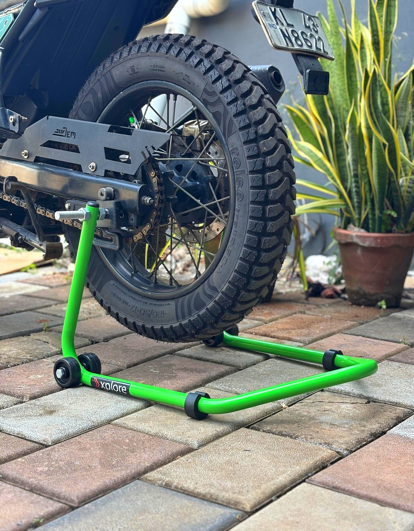 Explore High Quality Universal Paddock Stand With Swingarm L Supports For All Bikes Upto 250kg Weight