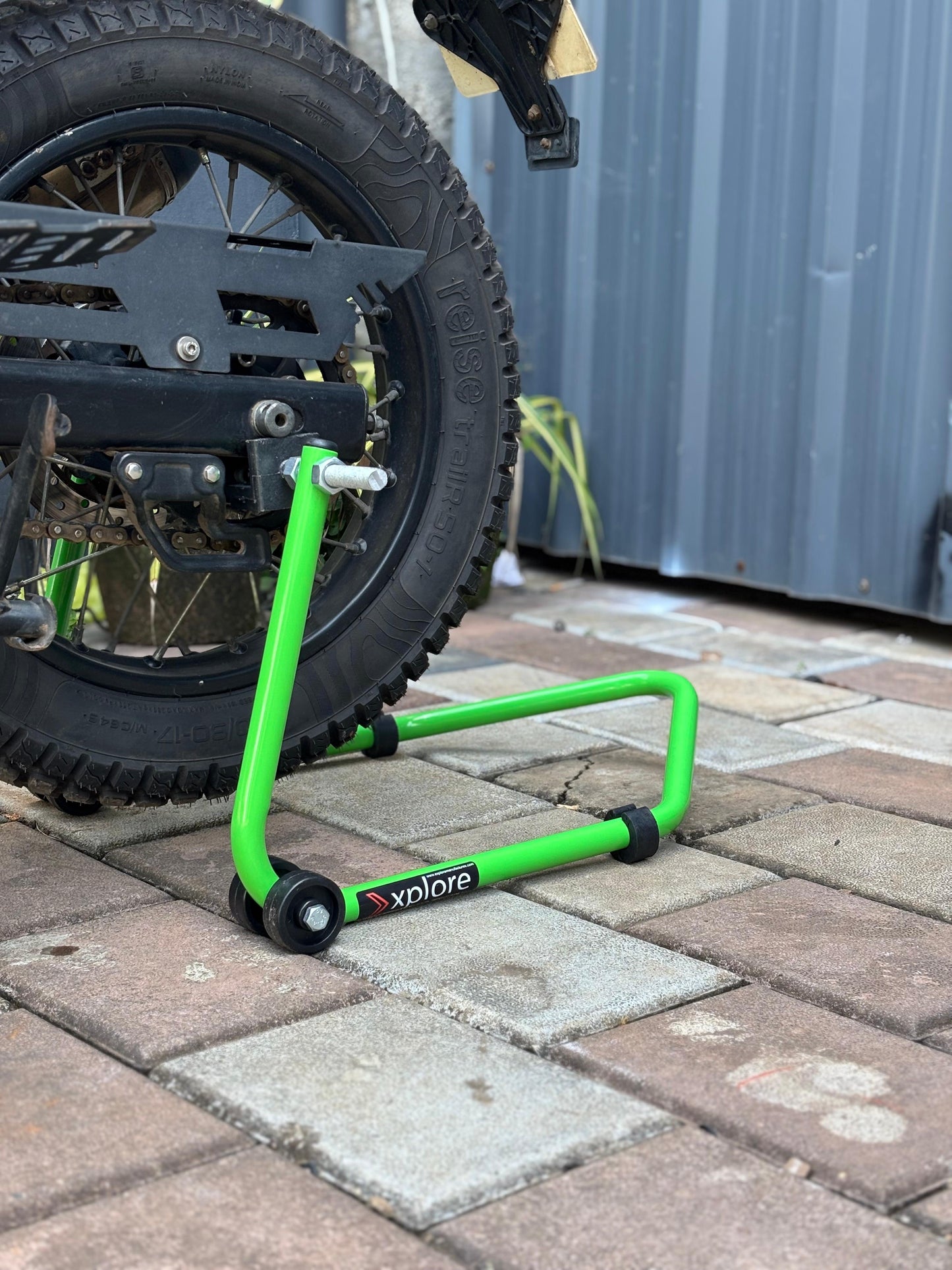 Explore High Quality Universal Paddock Stand With Swingarm L Supports For All Bikes Upto 250kg Weight