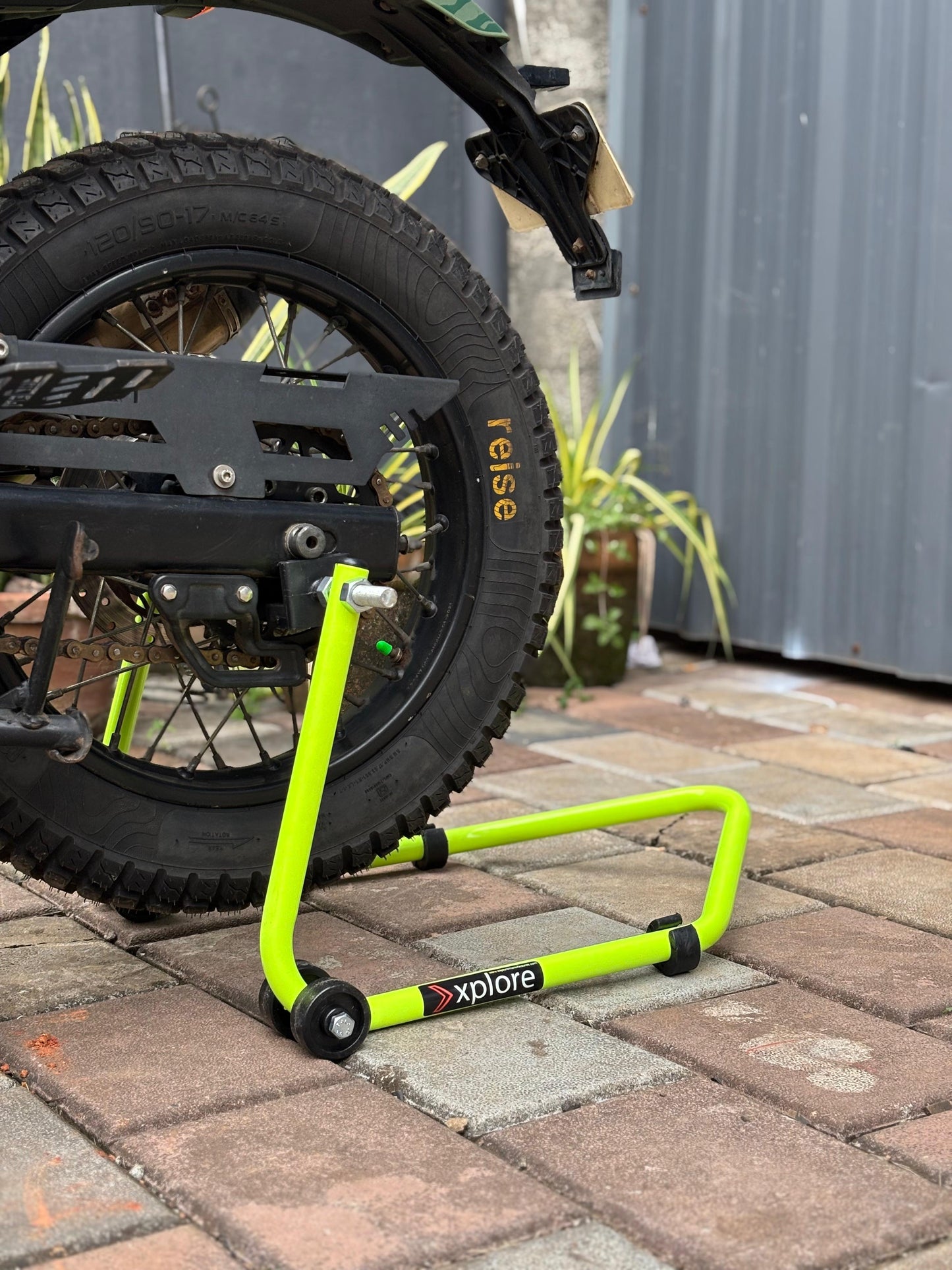 Explore High Quality Universal Paddock Stand With Swingarm L Supports For All Bikes Upto 250kg Weight