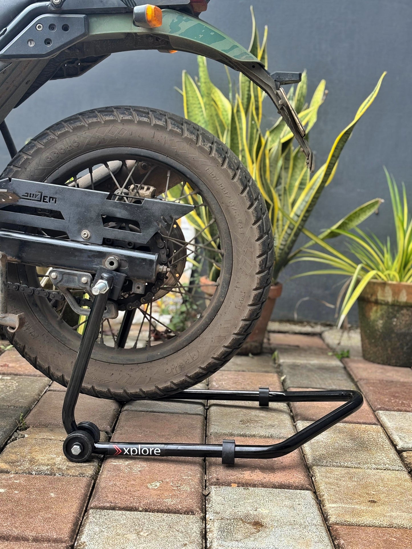 Explore High Quality Universal Paddock Stand With Swingarm L Supports For All Bikes Upto 250kg Weight