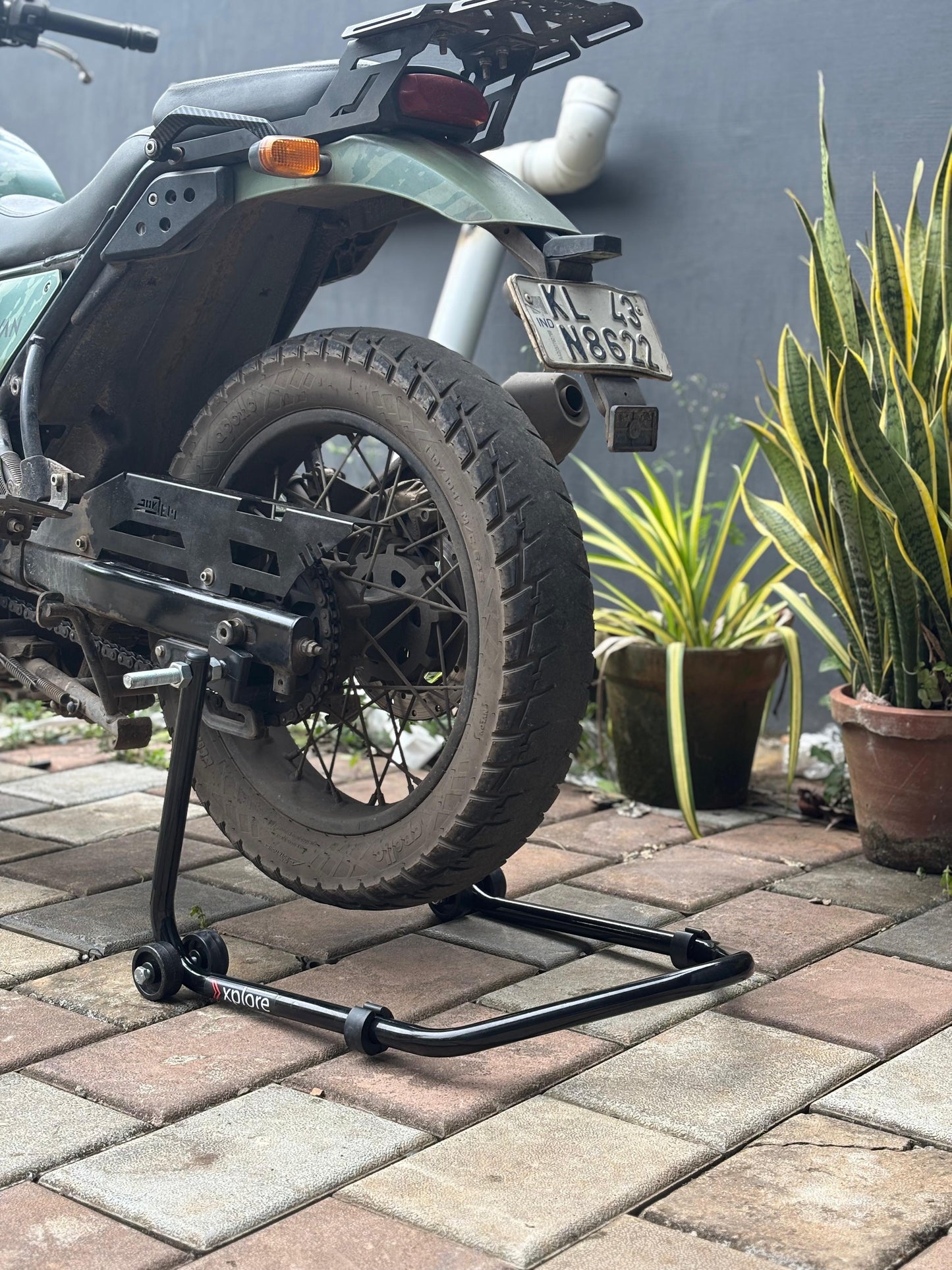 Explore High Quality Universal Paddock Stand With Swingarm L Supports For All Bikes Upto 250kg Weight
